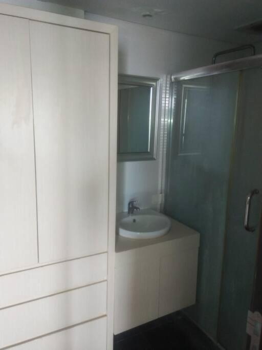 Mg Suite 1Bedroom Apartment By Just Inn Management เซอมารัง ภายนอก รูปภาพ